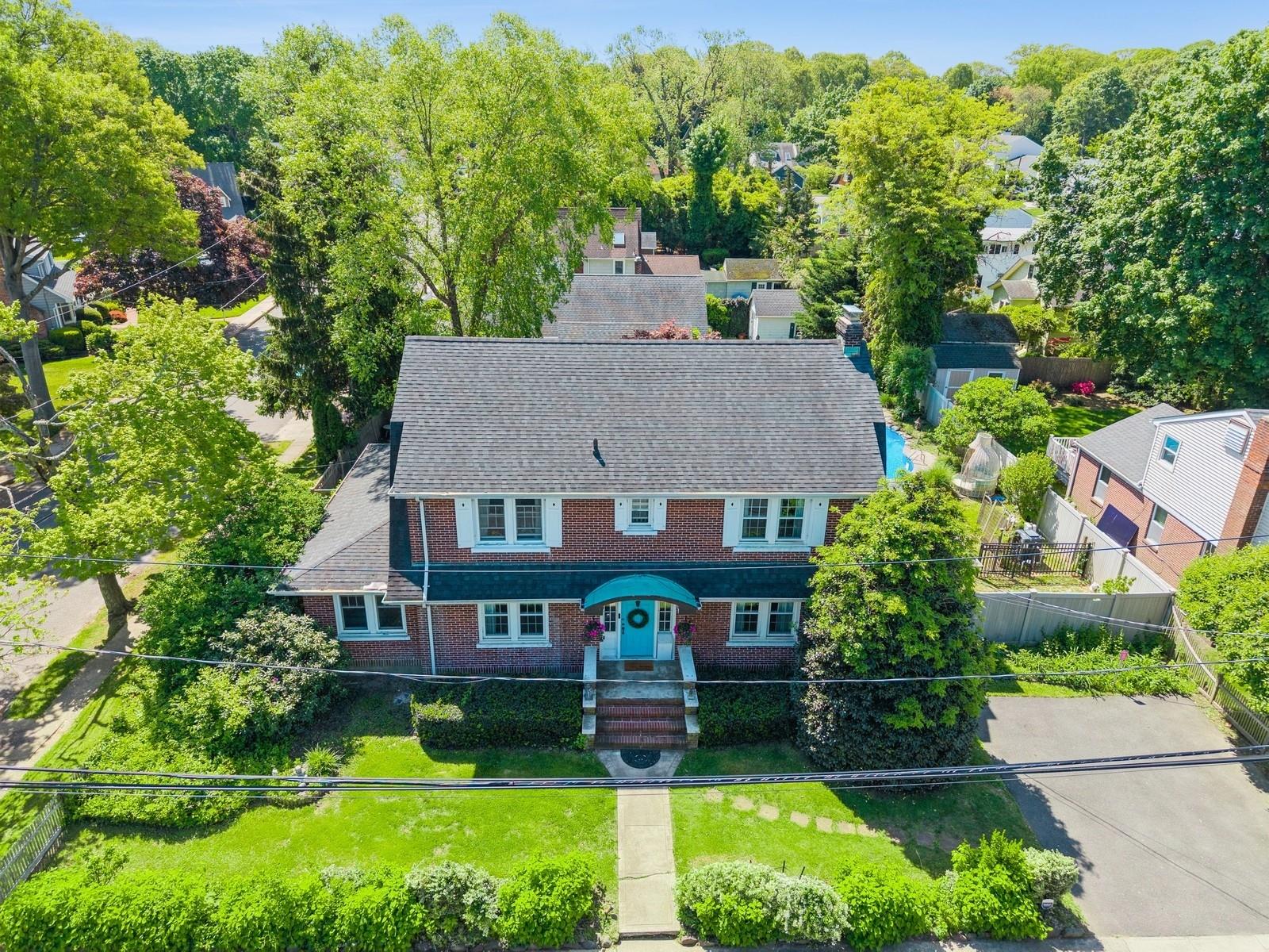 4 Cayuga Avenue, East Northport, New York image 44