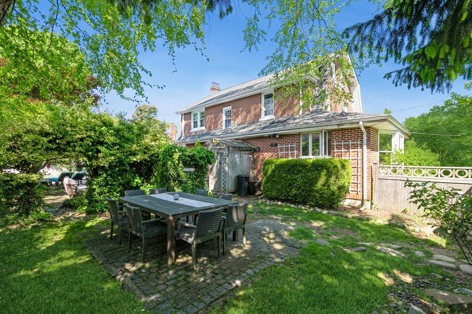 4 Cayuga Avenue, East Northport, New York image 39