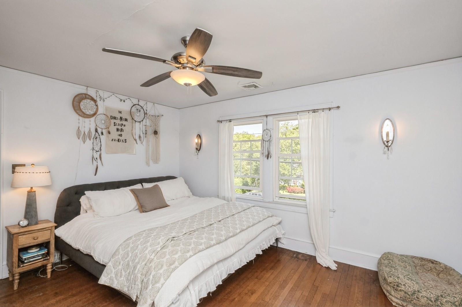 4 Cayuga Avenue, East Northport, New York image 33