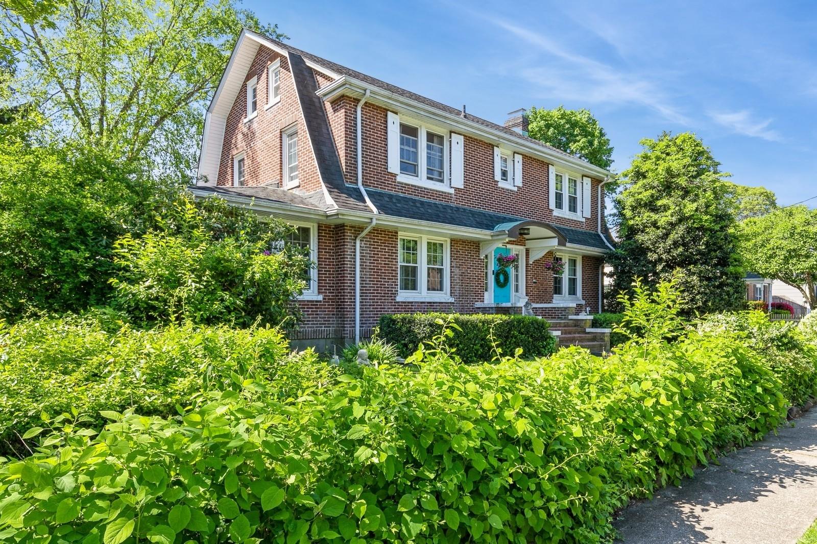 4 Cayuga Avenue, East Northport, New York image 3