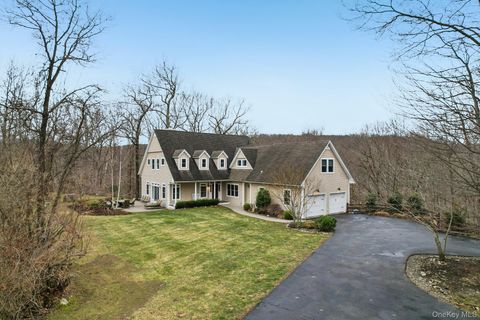 Homes For Sale - 25 Navajo Trail<br/> Sloatsburg, NY 10974