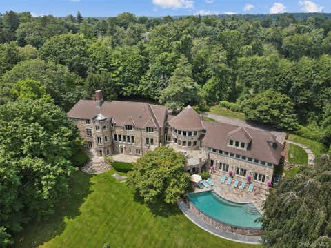 Homes For Sale - 383 Woodlands Road<br/> Harrison, NY 10528