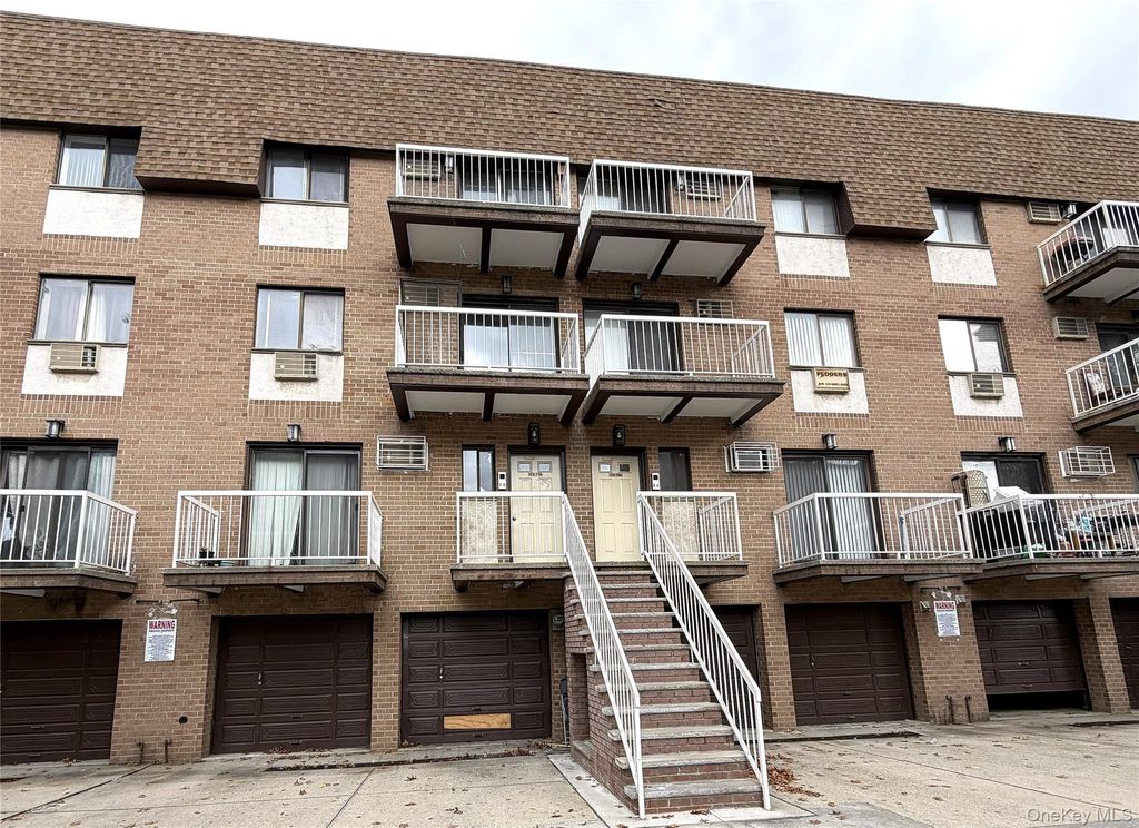 Photo of 172-77A Highland Avenue #3J, Jamaica Estates, NY 11432 (MLS # 932502)