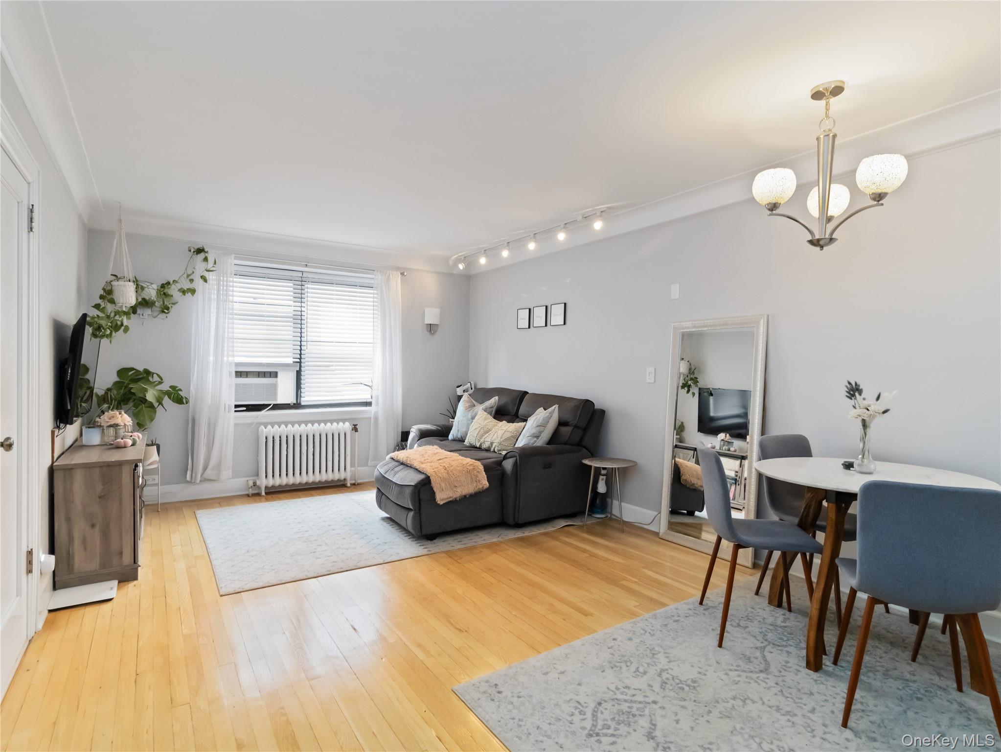 17 N Chatsworth Avenue 1H