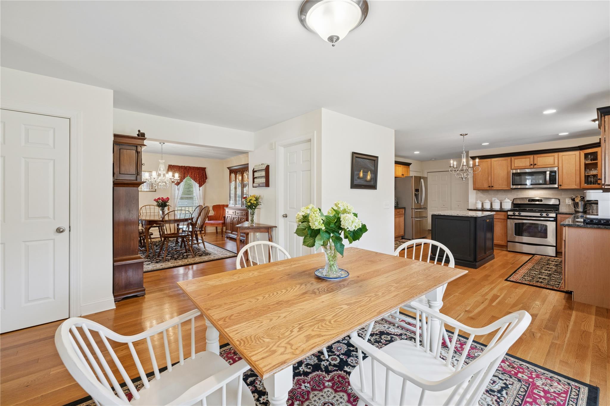 25 Fortune Cookie Lane, Hampton Bays, New York image 7