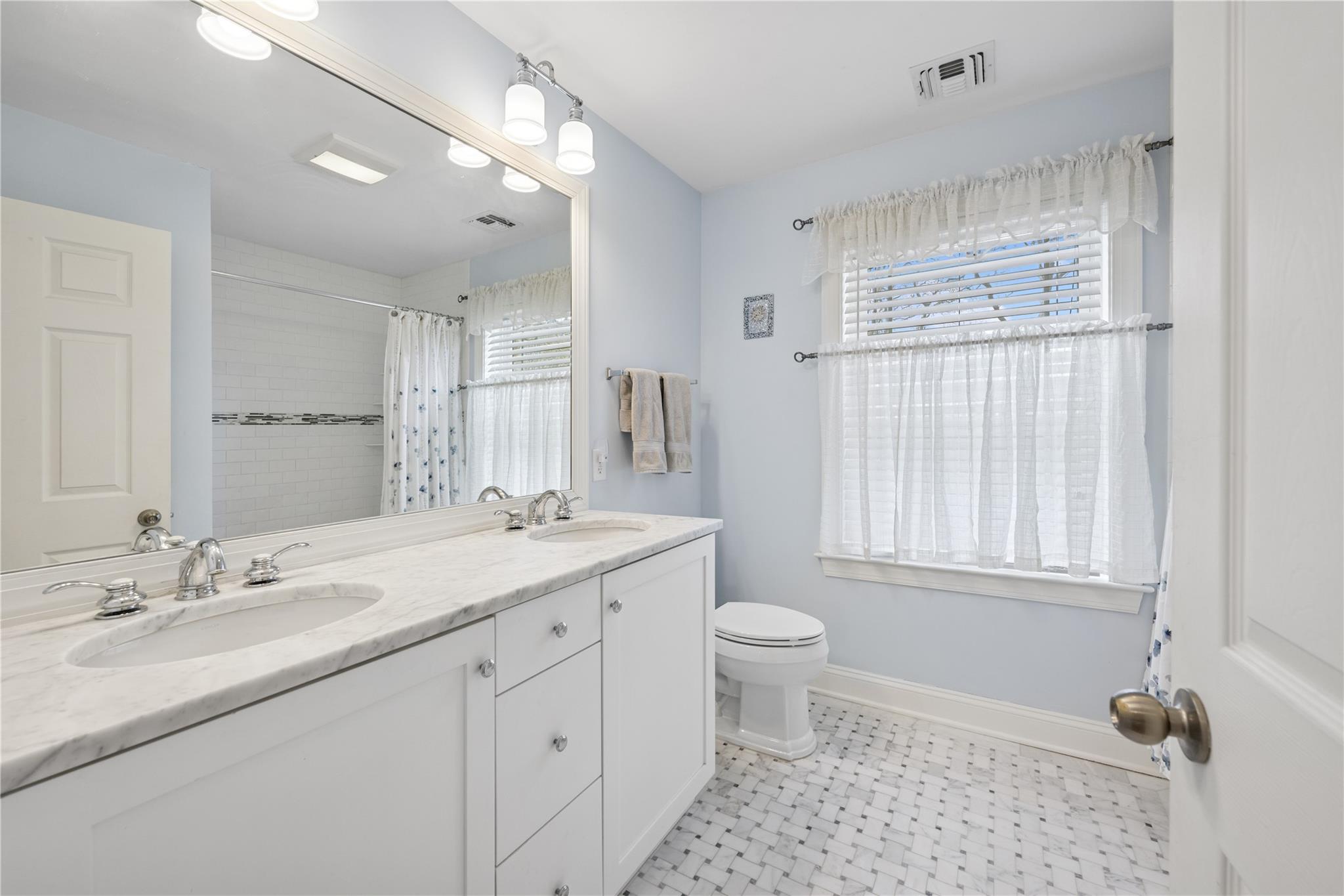 25 Fortune Cookie Lane, Hampton Bays, New York image 17