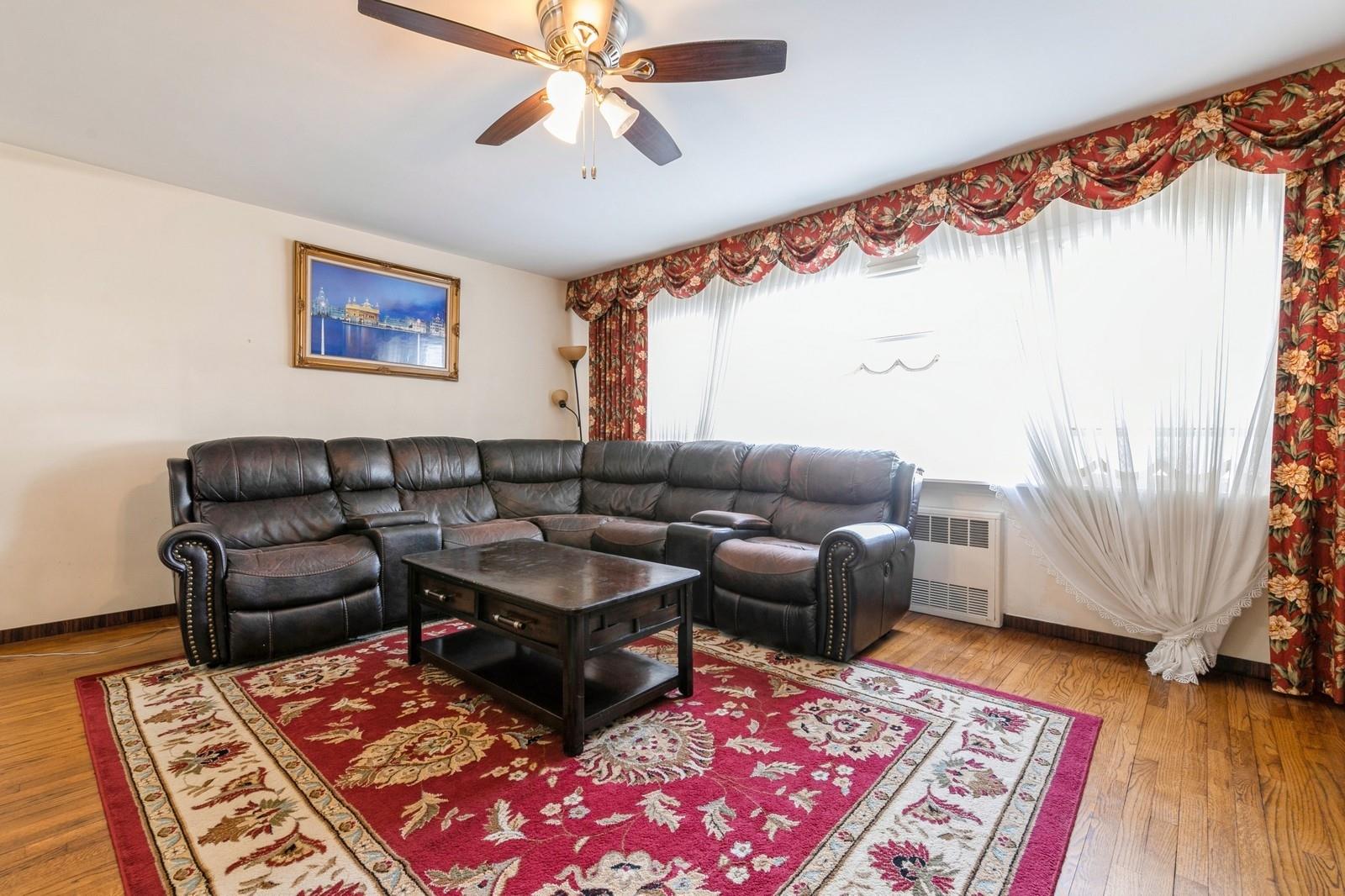 582 ROCKAWAY AVE