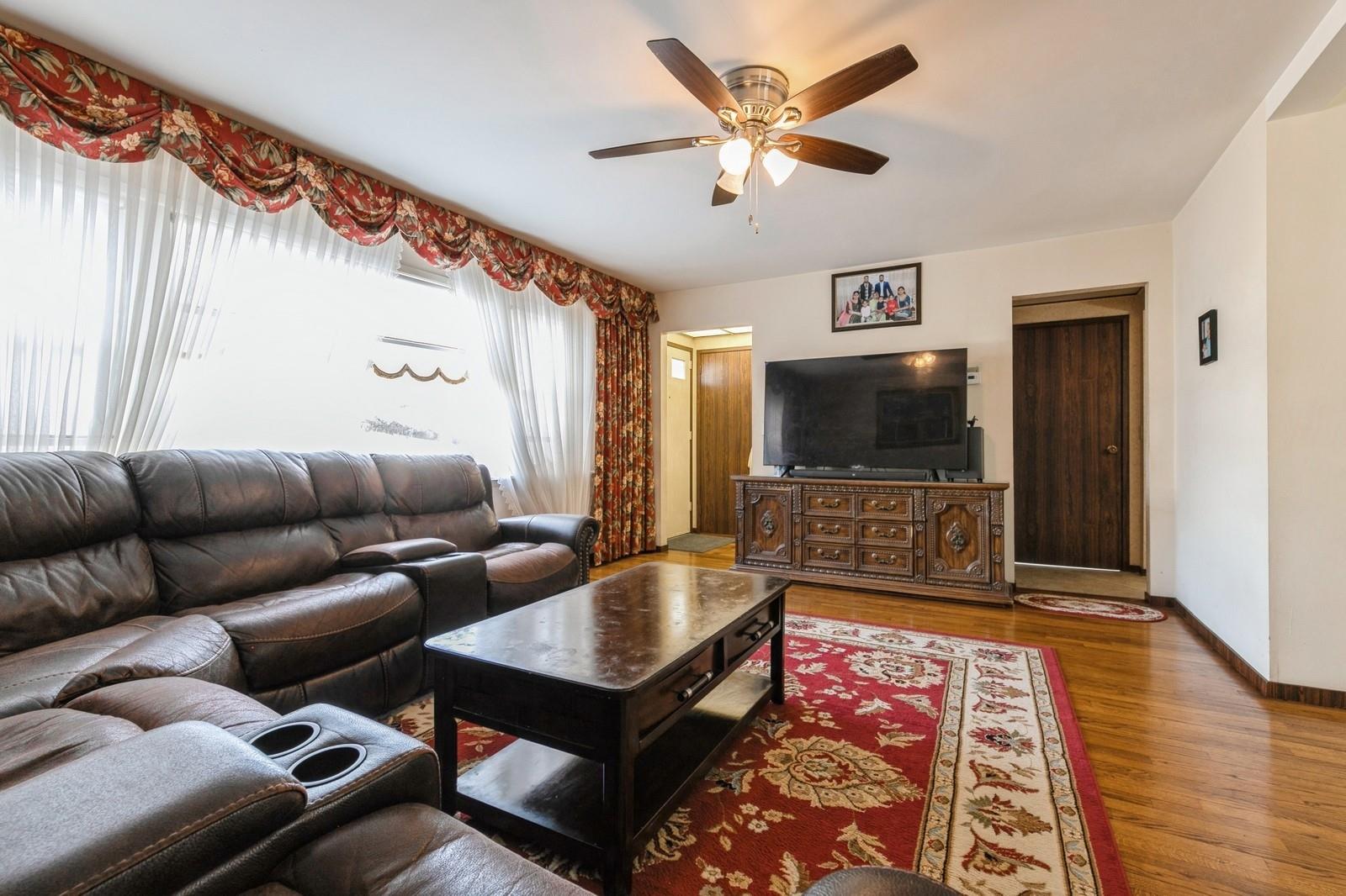 582 ROCKAWAY AVE