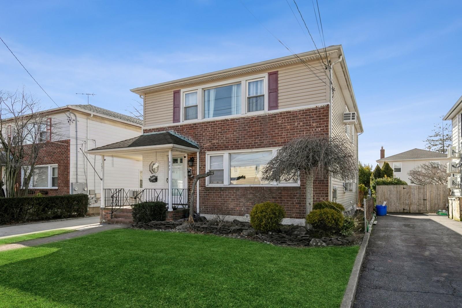 582 ROCKAWAY AVE