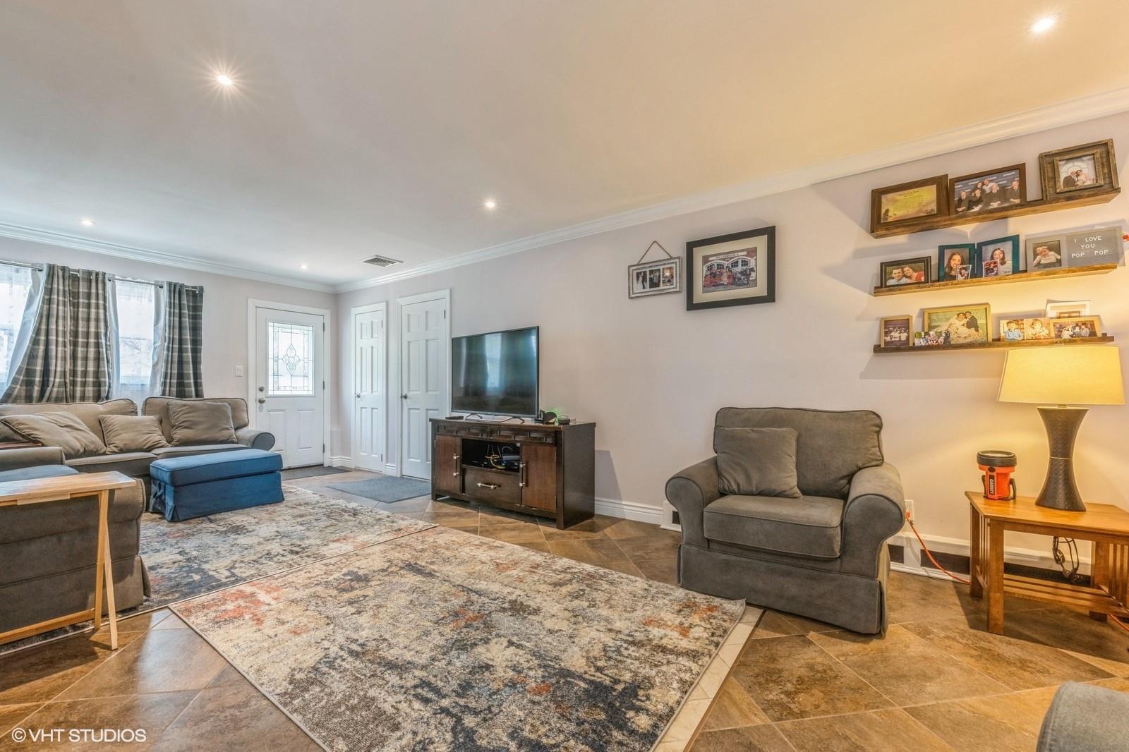 1539 Jennie Road, Wantagh, New York image 3
