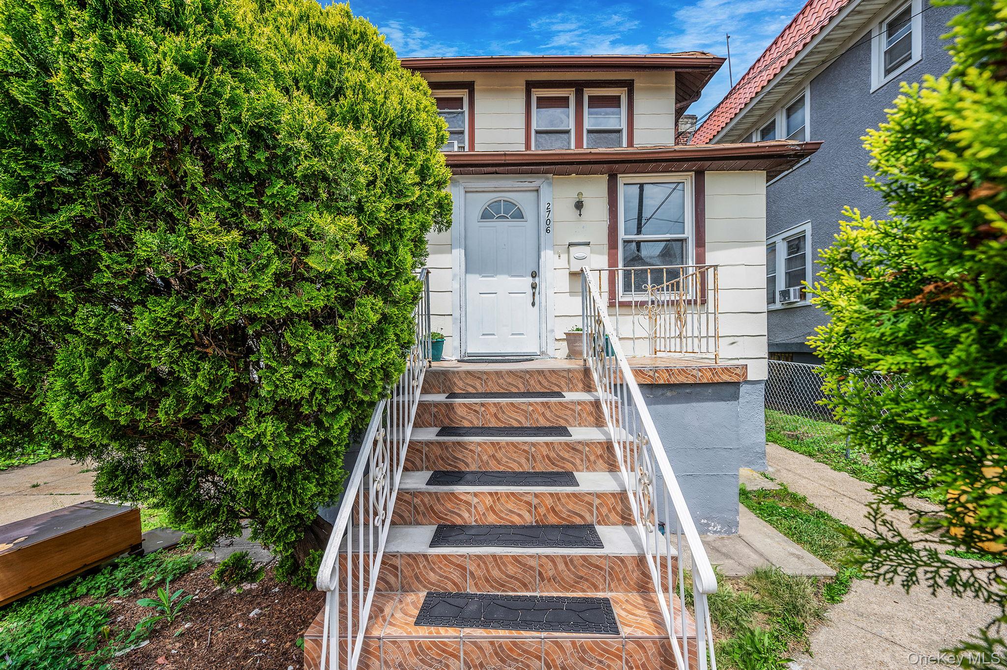 2706 Deerfield Road