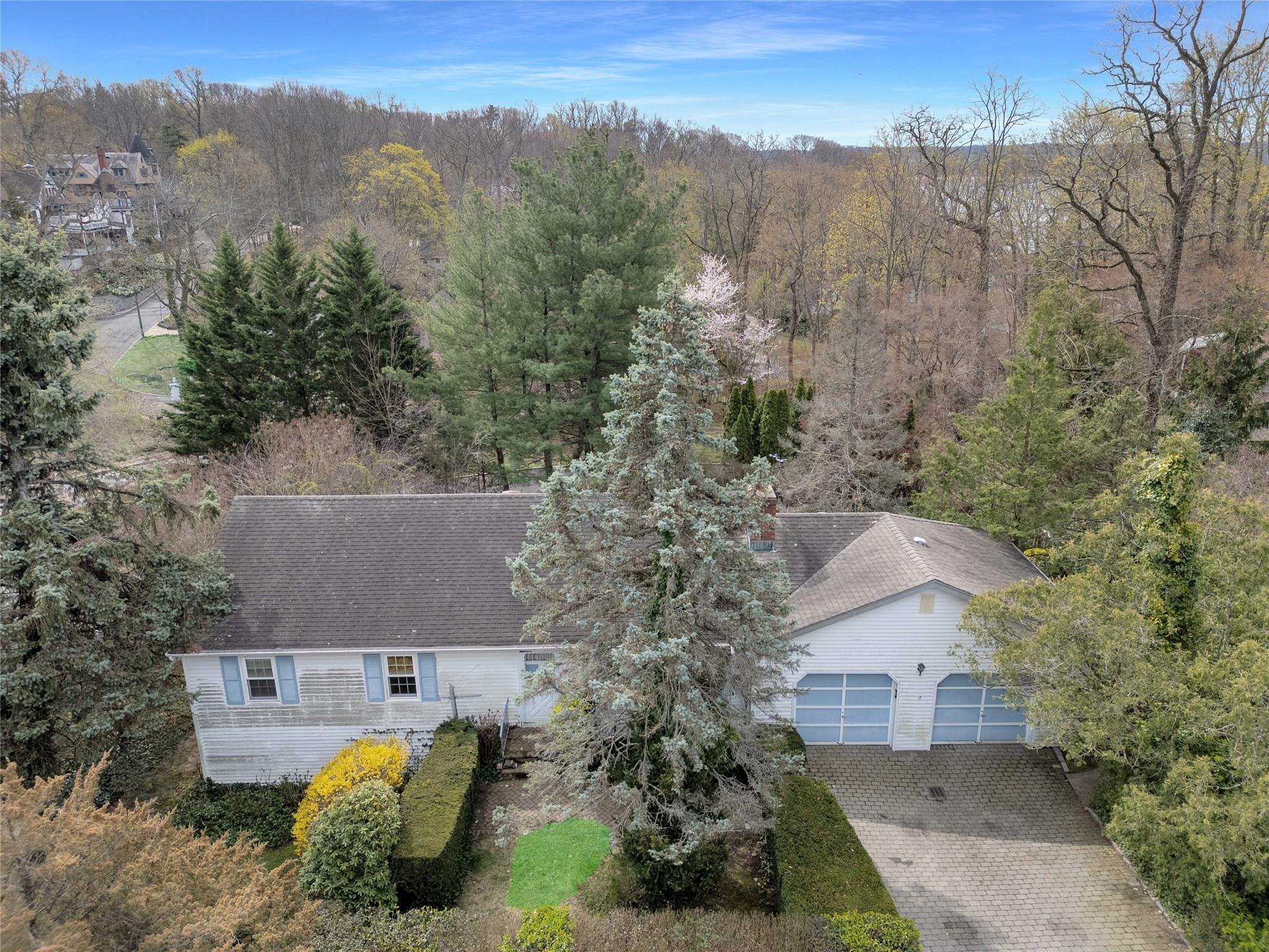 3 Sheridan Lane, Sea Cliff, New York image 1