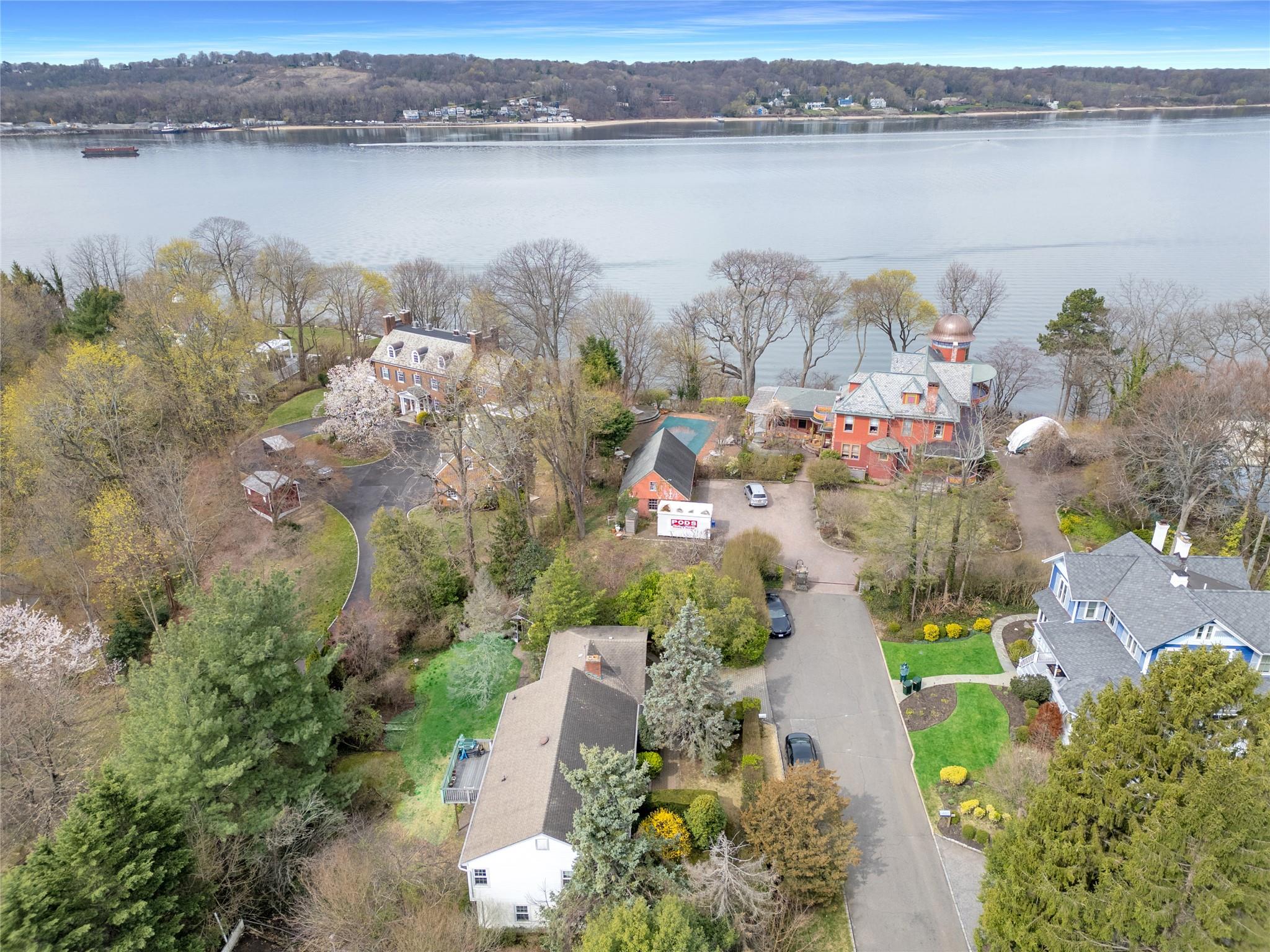 3 Sheridan Lane, Sea Cliff, New York image 4