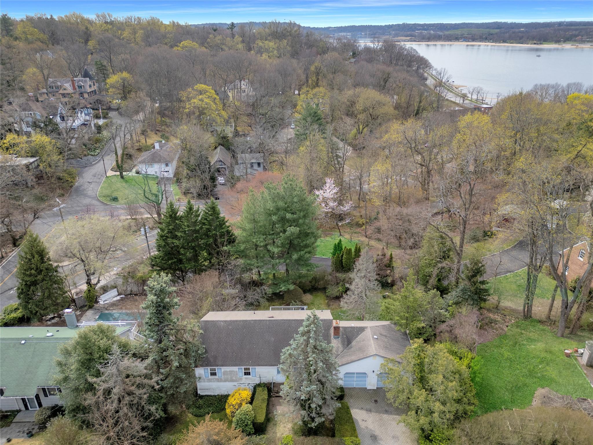 3 Sheridan Lane, Sea Cliff, New York image 2