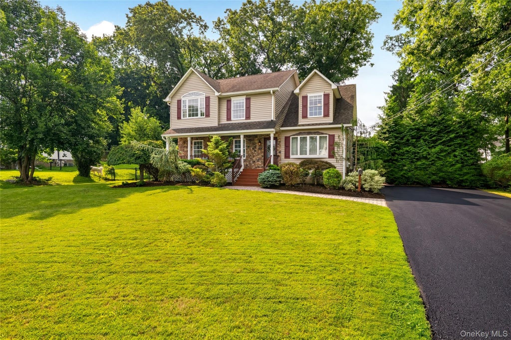 Photo of 17 Nanuet Avenue, Nanuet, NY 10954 (MLS # 1033590)