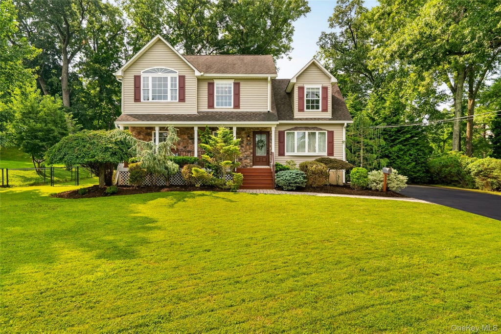 Photo of 17 Nanuet Avenue, Nanuet, NY 10954 (MLS # 1033590)