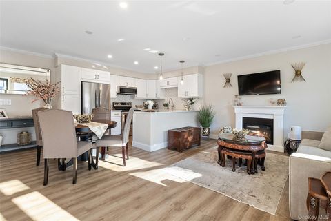 Photo of 36 Sussex Drive #B, Yorktown Heights, NY 10598 (MLS # 919539)