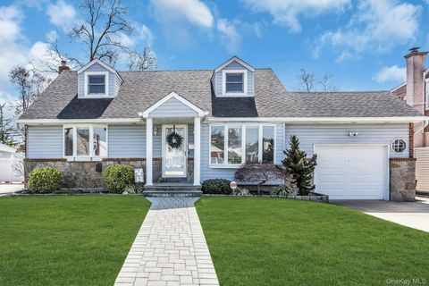 991 Ferngate Drive Franklin Square NY 11010