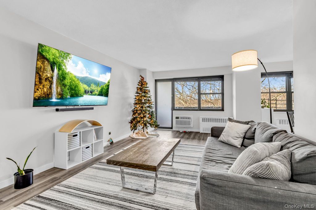 Photo of 155 Ferris Avenue #2B, White Plains, NY 10603 (MLS # 946905)