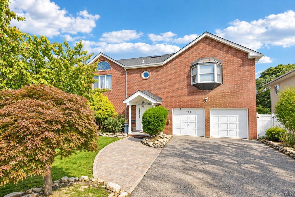 Photo of 708 Park Lane, Cedarhurst, NY 11516 (MLS # 1060139)