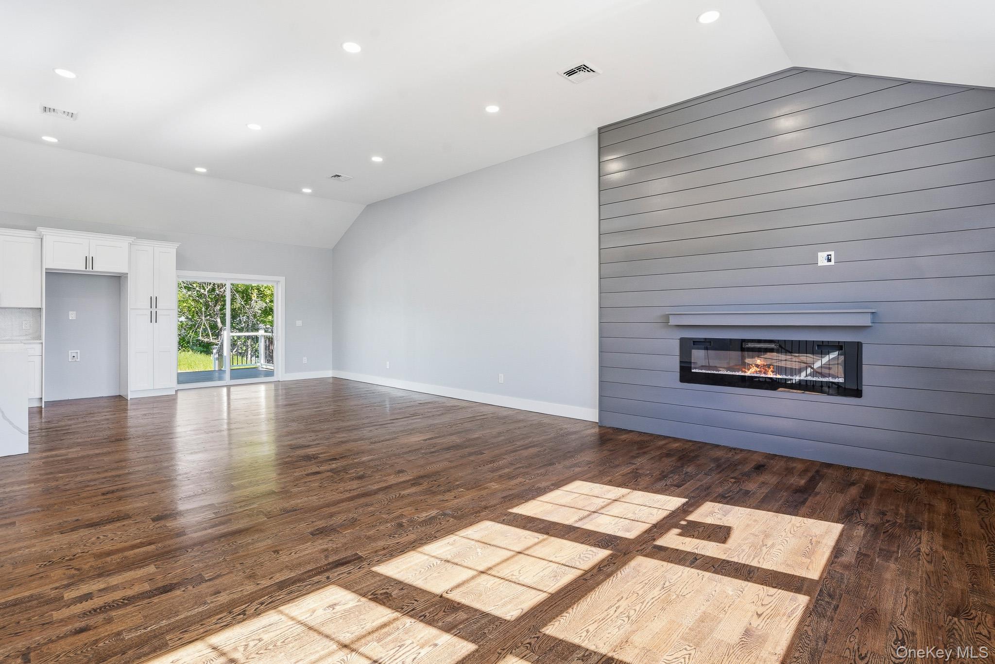 8 Dewey Drive