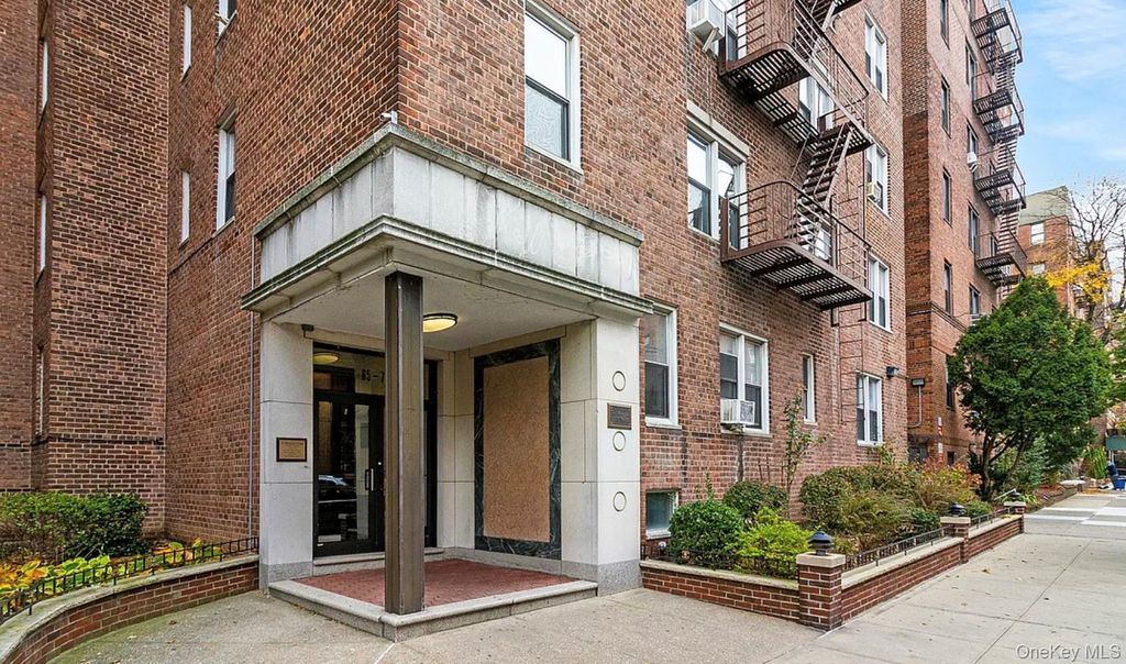 Photo of 65-70 Booth Street #6F, Rego Park, NY 11374 (MLS # 953920)