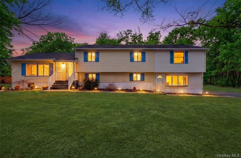 Homes For Sale - 16 Orchard Lane<br/> Dutchess County, Hopewell Junction, NY 12533