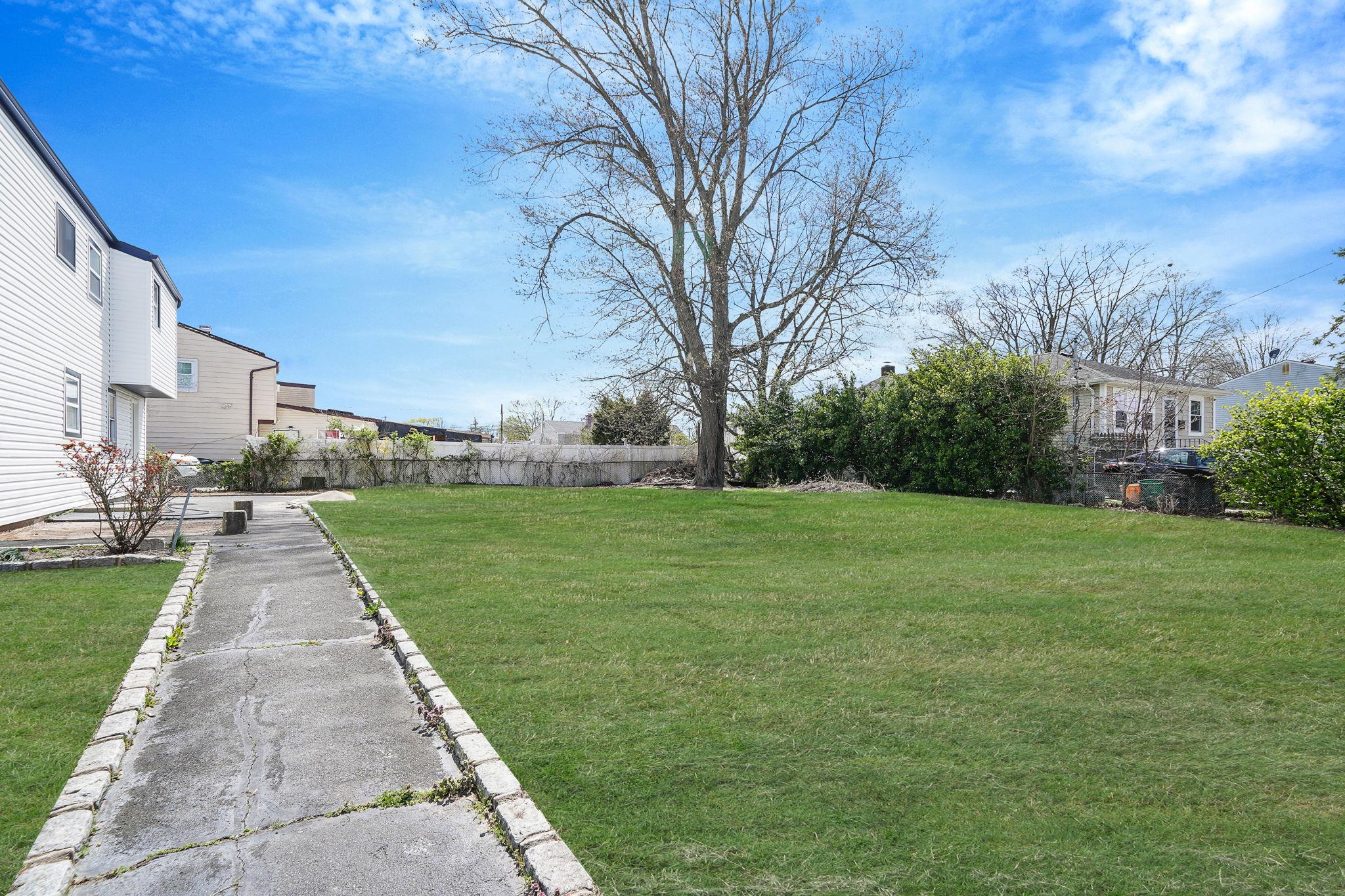 1580 Brentwood Road, Bay Shore, Florida image 20