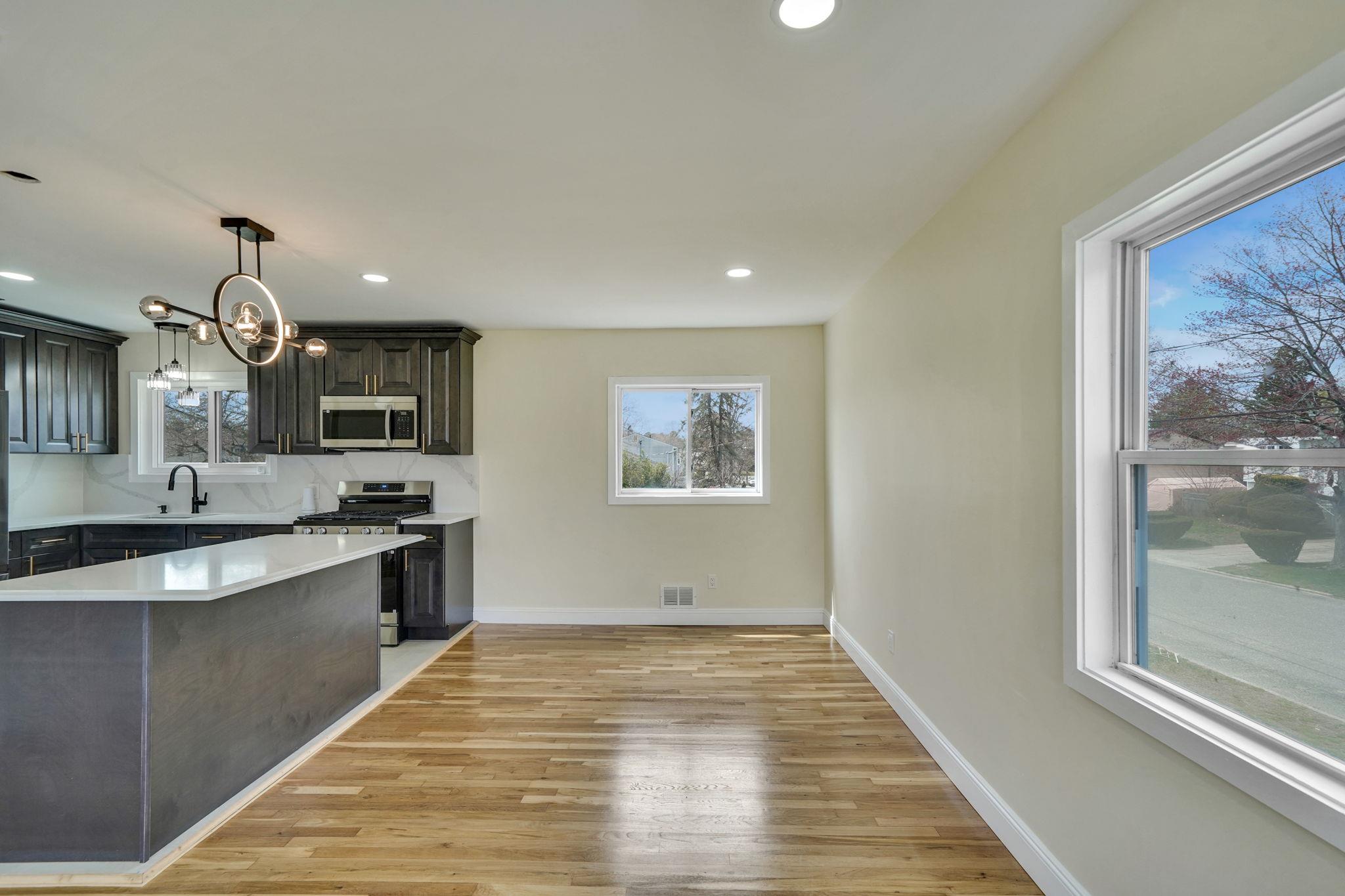 1580 Brentwood Road, Bay Shore, Florida image 5