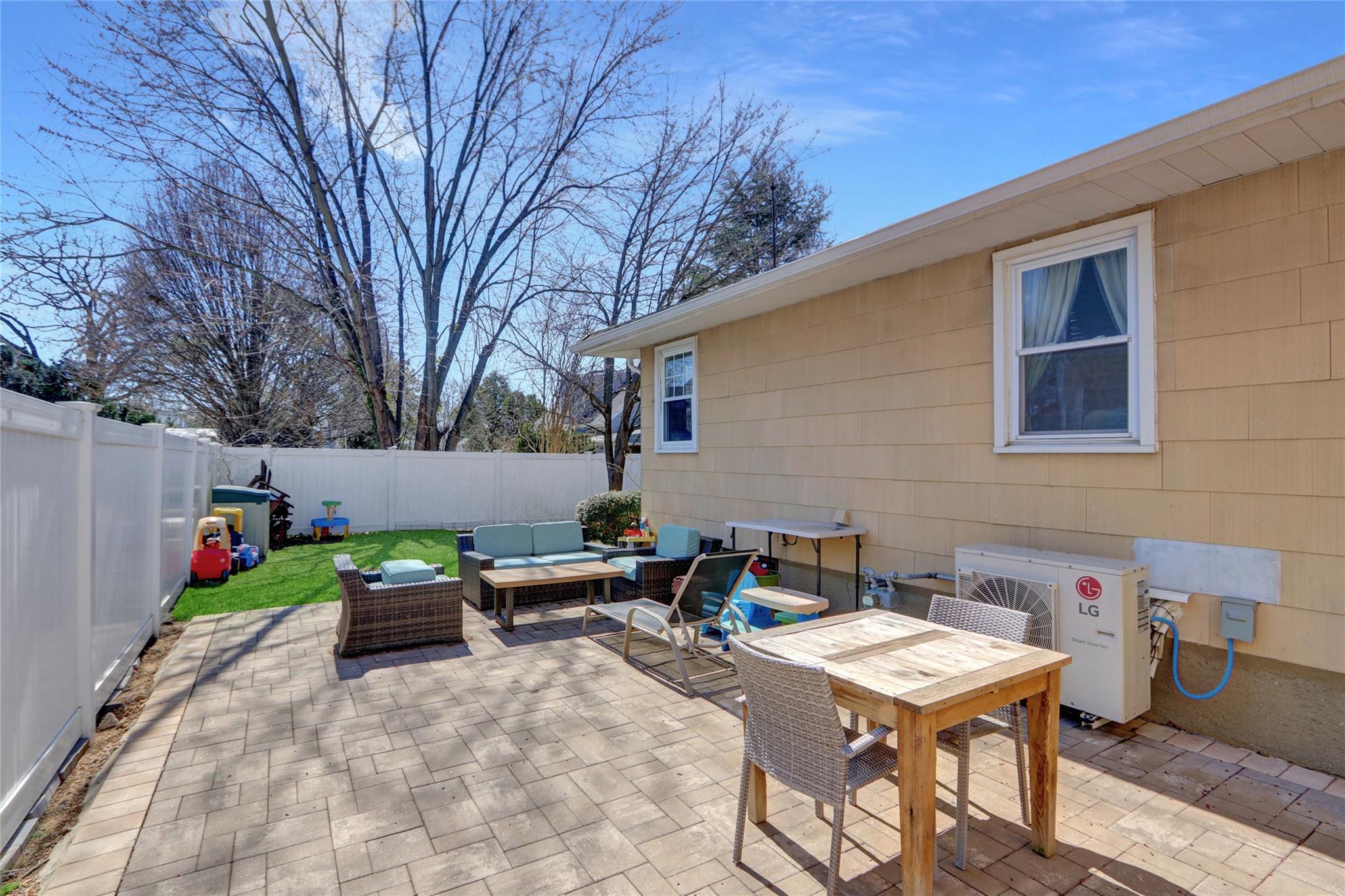 19 W Emma Street, Bethpage, New York image 2