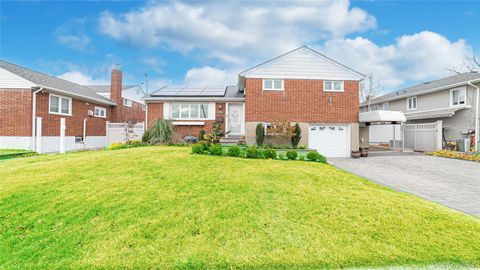 105 7th Street Hicksville NY 11801