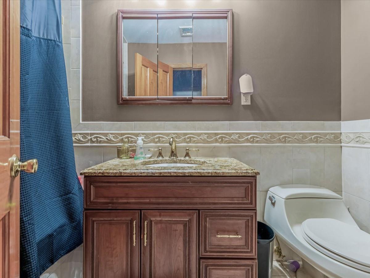 4 Whitebirch Lane, Commack, New York image 11