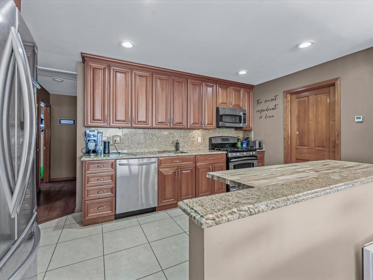 4 Whitebirch Lane, Commack, New York image 5