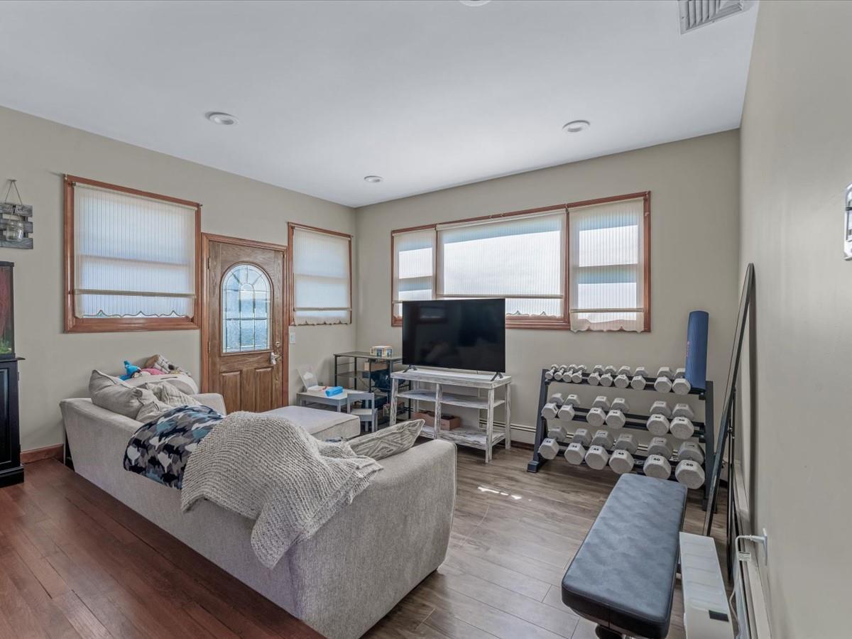 4 Whitebirch Lane, Commack, New York image 7