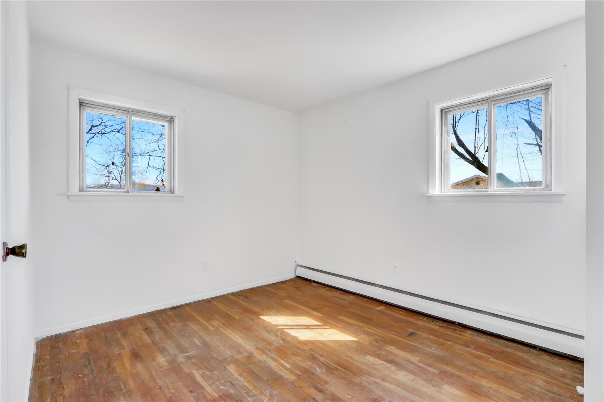 1 Thomas Avenue, Bay Shore, New York image 8