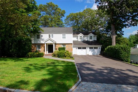 39 Squirrel Hill Road East Hills NY 11577