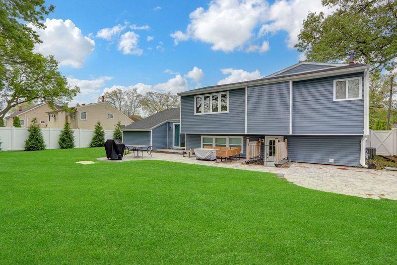 11 Mallard Avenue, Selden, New York image 27