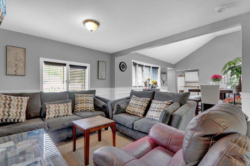 11 Mallard Avenue, Selden, New York image 11