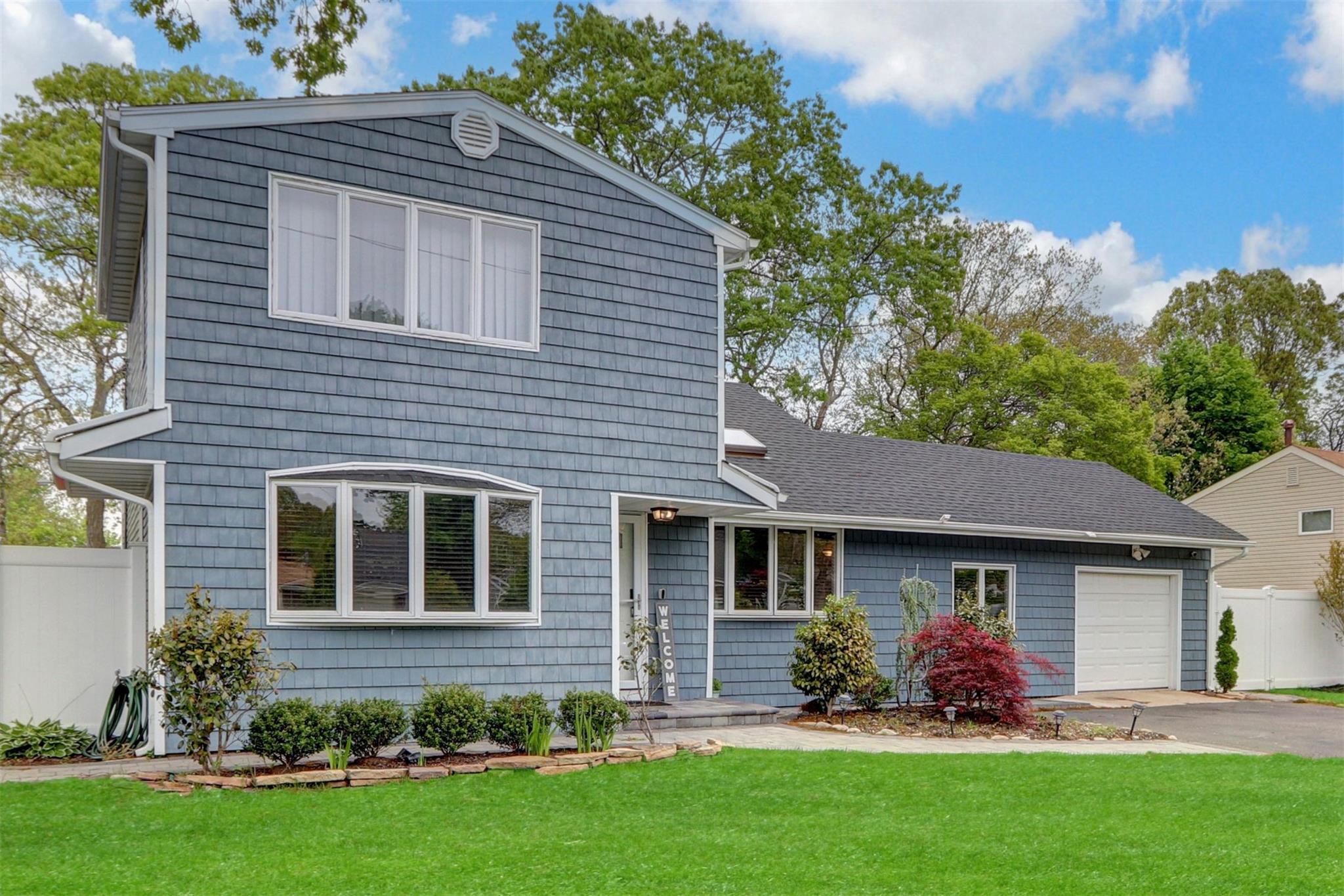 11 Mallard Avenue, Selden, New York image 3
