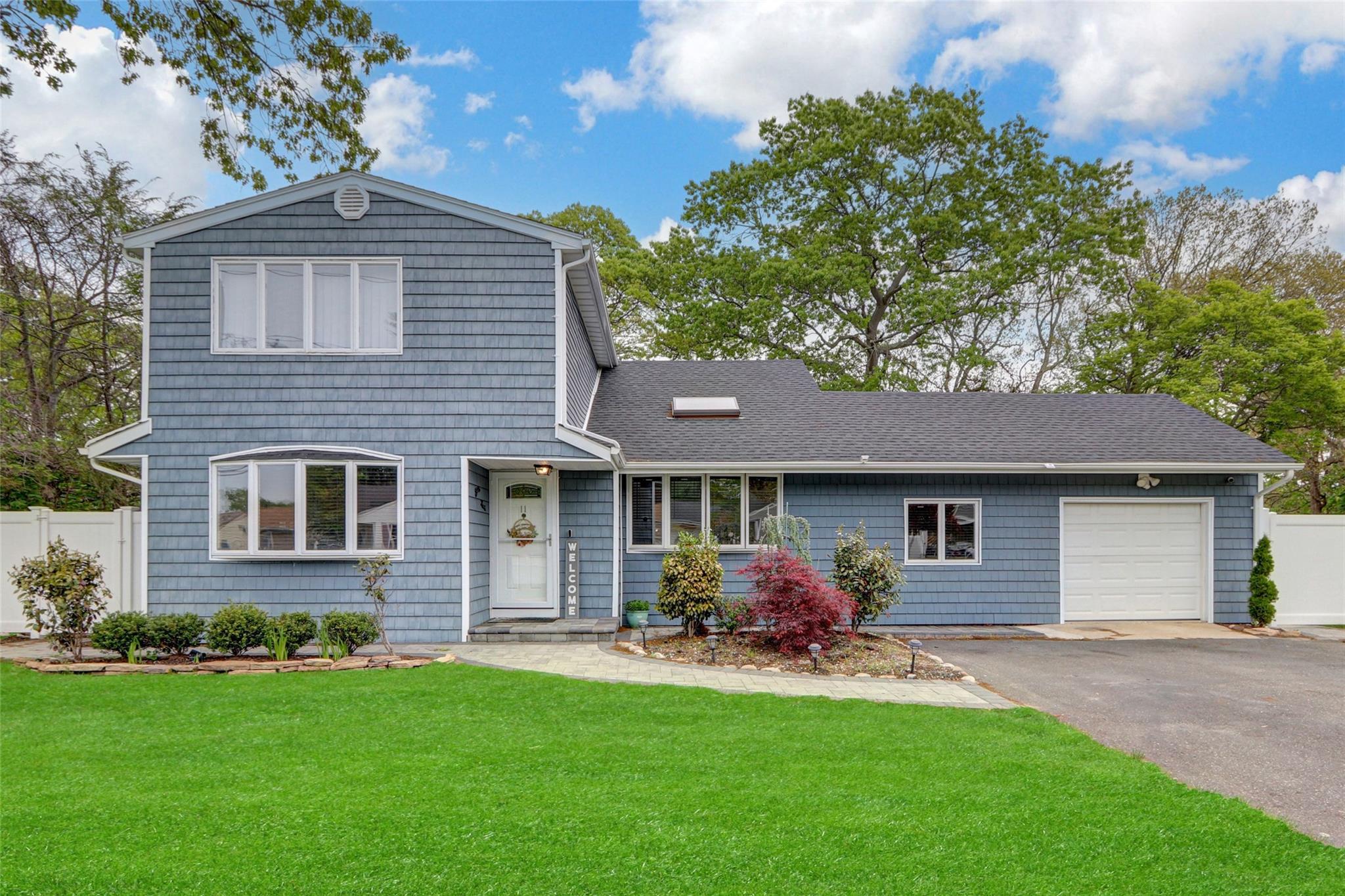 11 Mallard Avenue, Selden, New York image 2