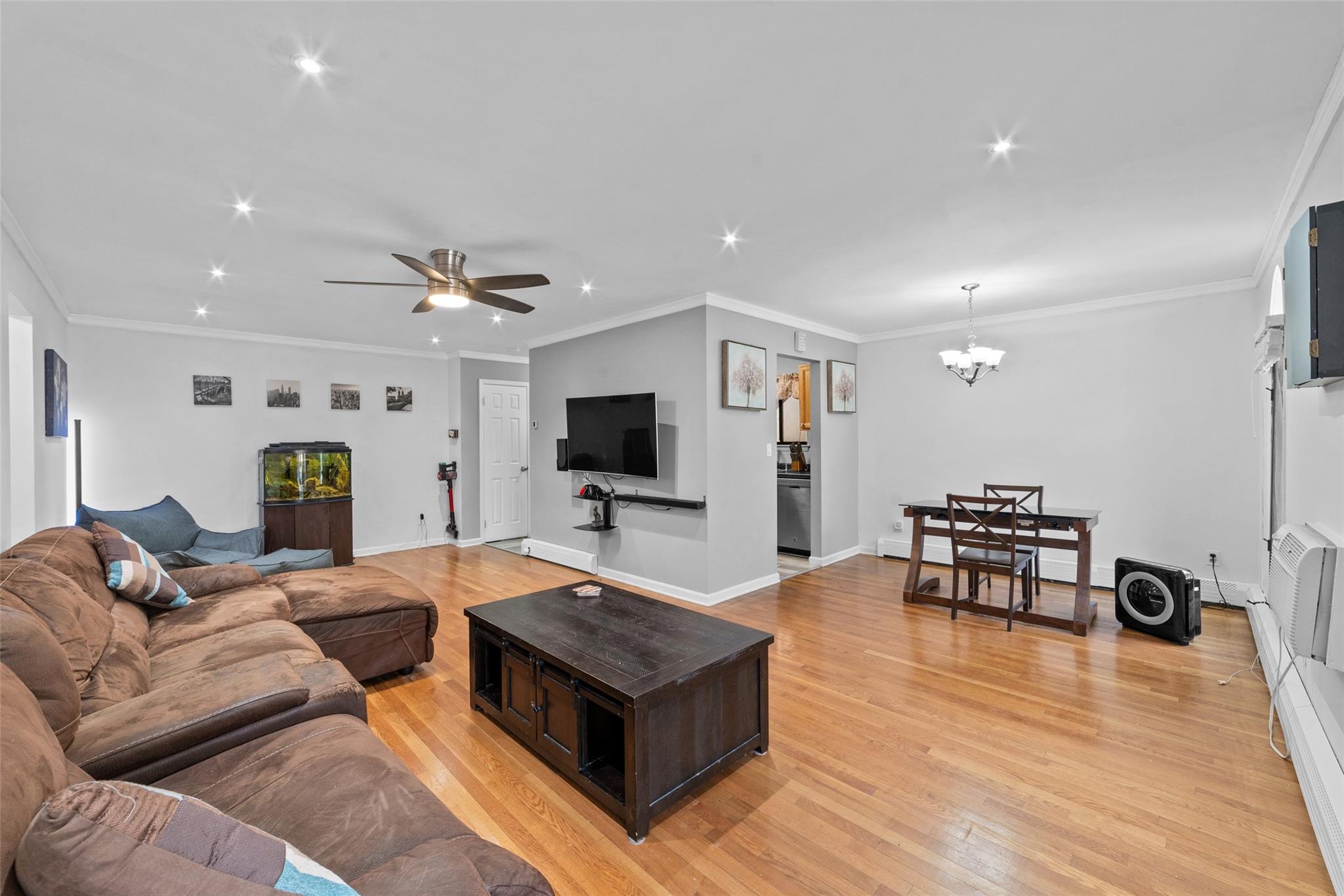 4 Granada Crescent #16, White Plains, New York image 2