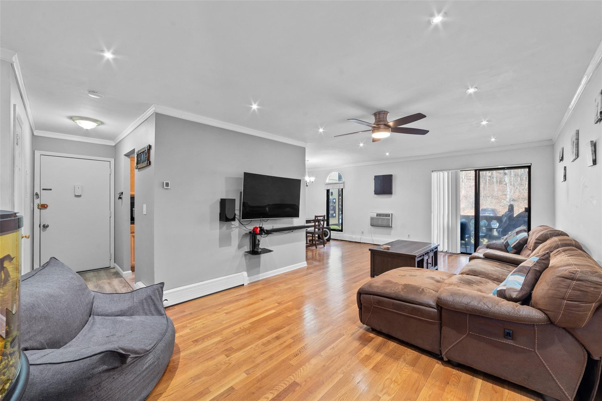 4 Granada Crescent #16, White Plains, New York image 3