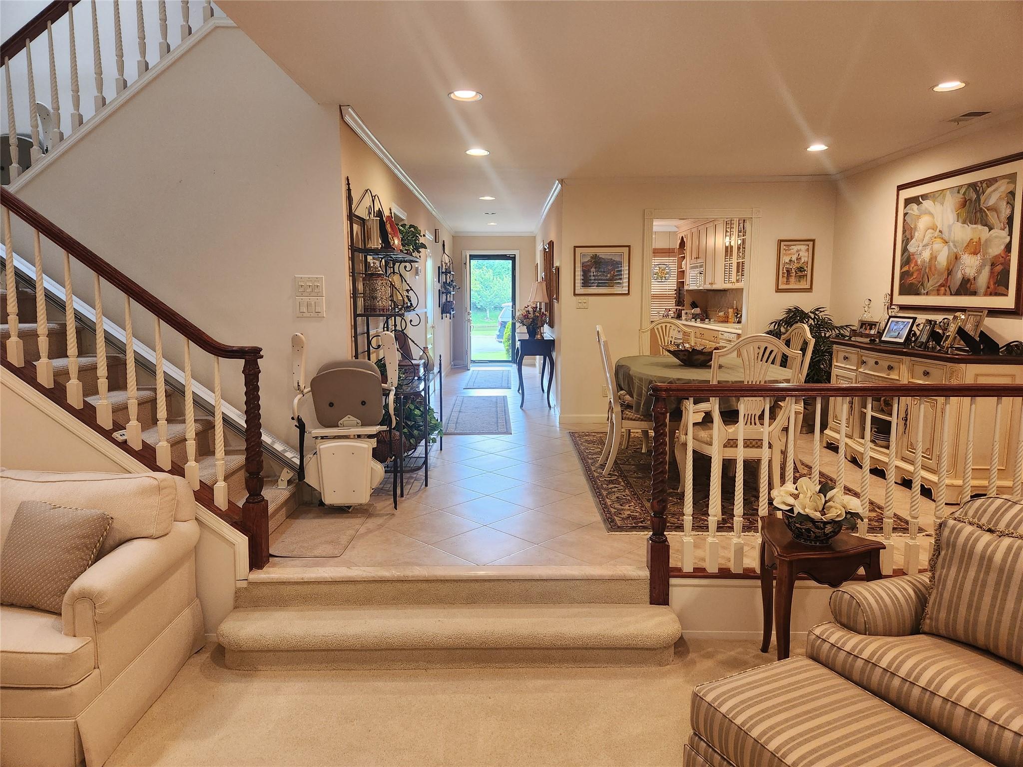 166 Southgate Circle, Massapequa Park, New York image 16