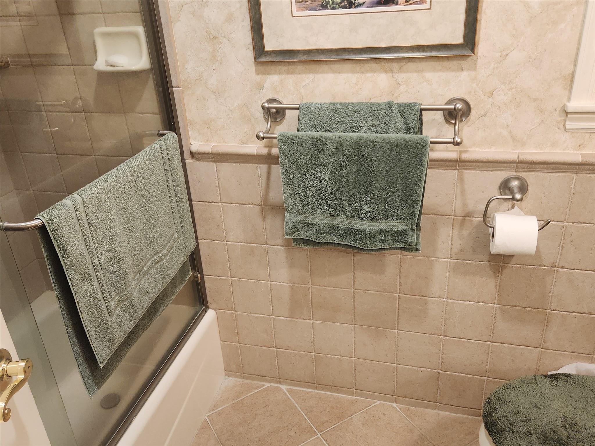 166 Southgate Circle, Massapequa Park, New York image 23
