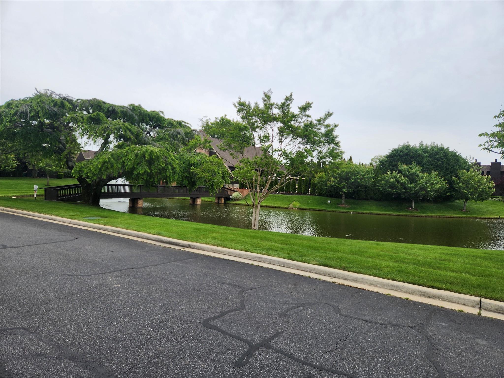 166 Southgate Circle, Massapequa Park, New York image 5