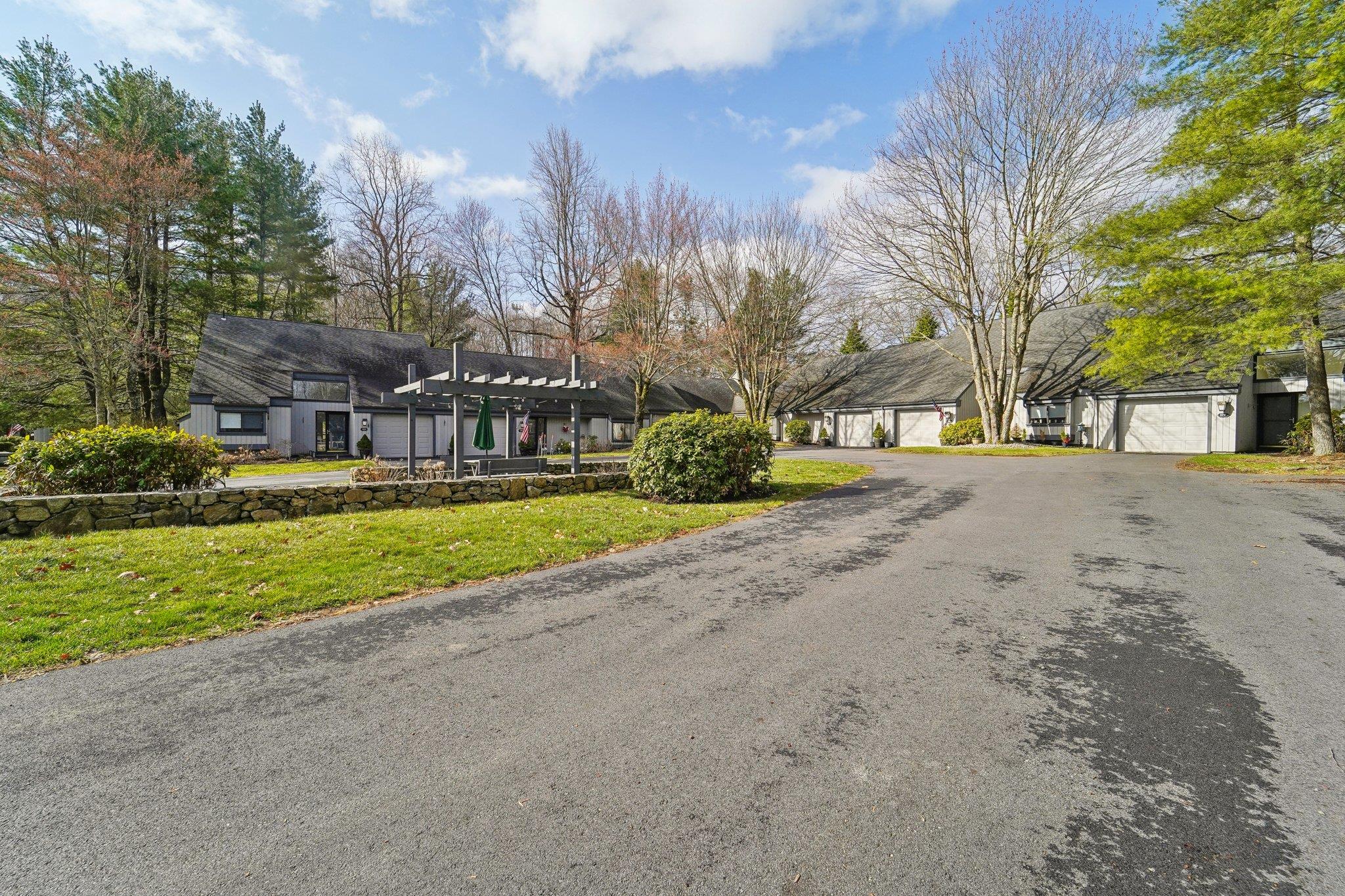 351 Heritage Hills Hls #D, Somers, New York image 1