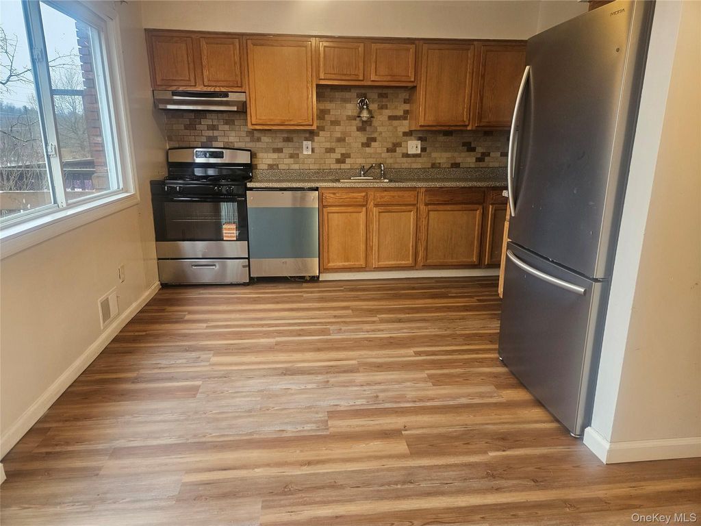 Photo of 19 Red Barn Lane, Middletown, NY 10940 (MLS # 967228)