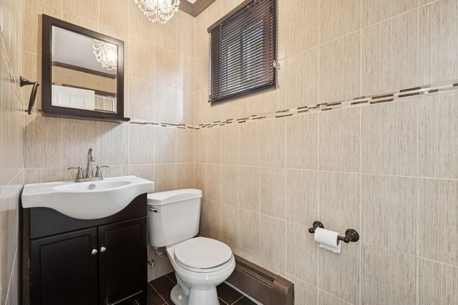 3032 Hewlett Avenue, Merrick, New York image 18