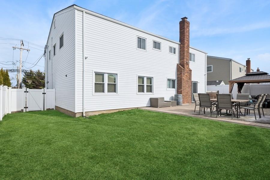 3032 Hewlett Avenue, Merrick, New York image 37
