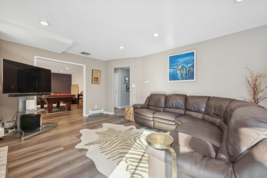 3032 Hewlett Avenue, Merrick, New York image 17